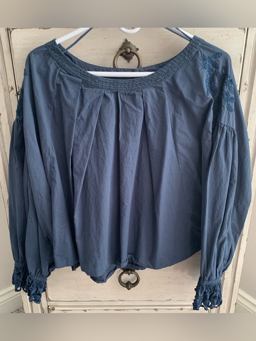 💙Free People Embroidered Top